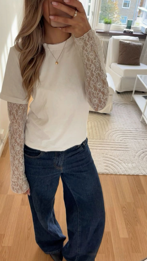 Estelle J.